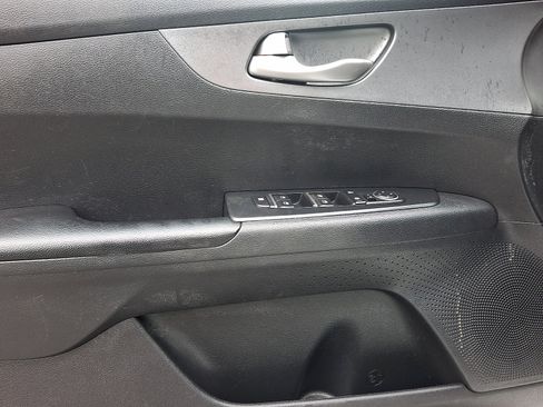 Used 2021 Kia Forte LXS FWD image 12