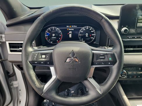 Used 2023 Mitsubishi Outlander SEL FWD image 12