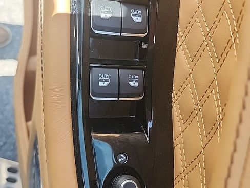 Used 2025 Jeep Grand Cherokee L Summit AWD/4WD image 24