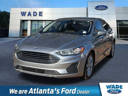 Used 2020 Ford Fusion SE image 1
