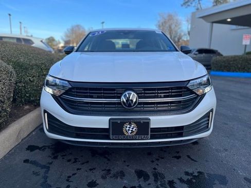 Used 2023 Volkswagen Jetta Sport image 6