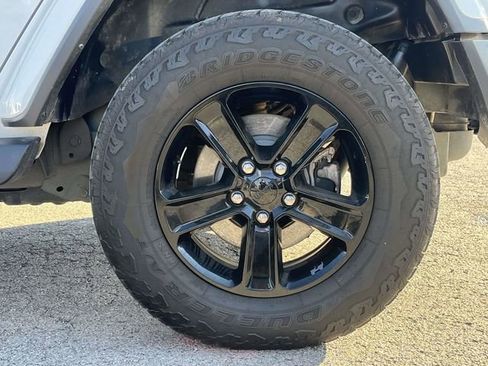 Used 2021 Jeep Wrangler Unlimited Sahara image 11