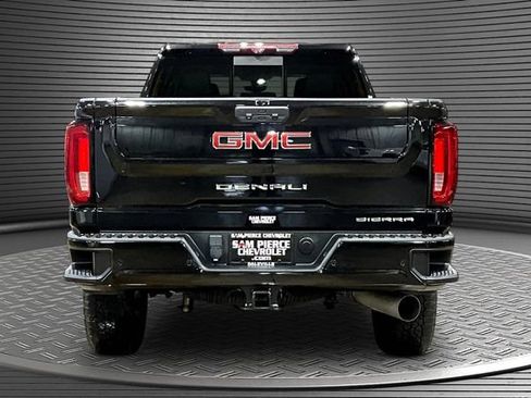 Used 2022 GMC Sierra 2500 Denali w/ Denali Black Diamond Edition AWD/4WD image 5
