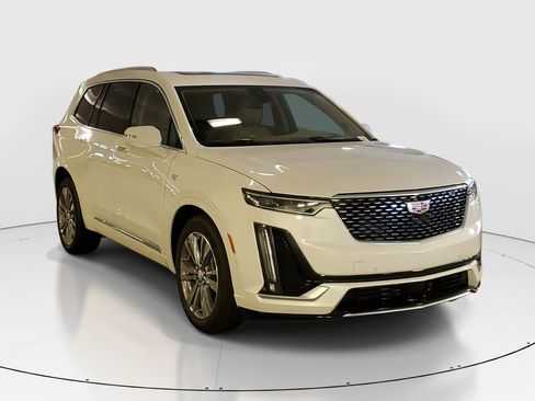 New 2025 Cadillac XT6 Premium Luxury w/ Platinum Package FWD image 2