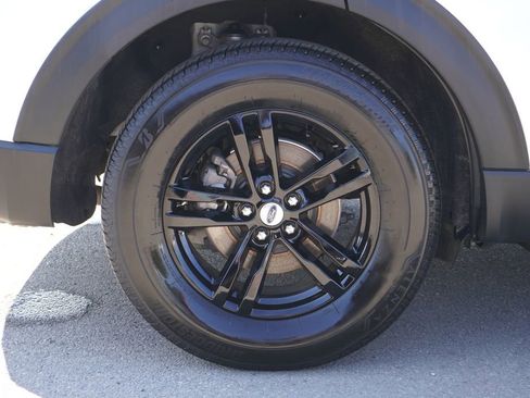 Used 2022 Ford Explorer XLT w/ Equipment Group 202A image 12