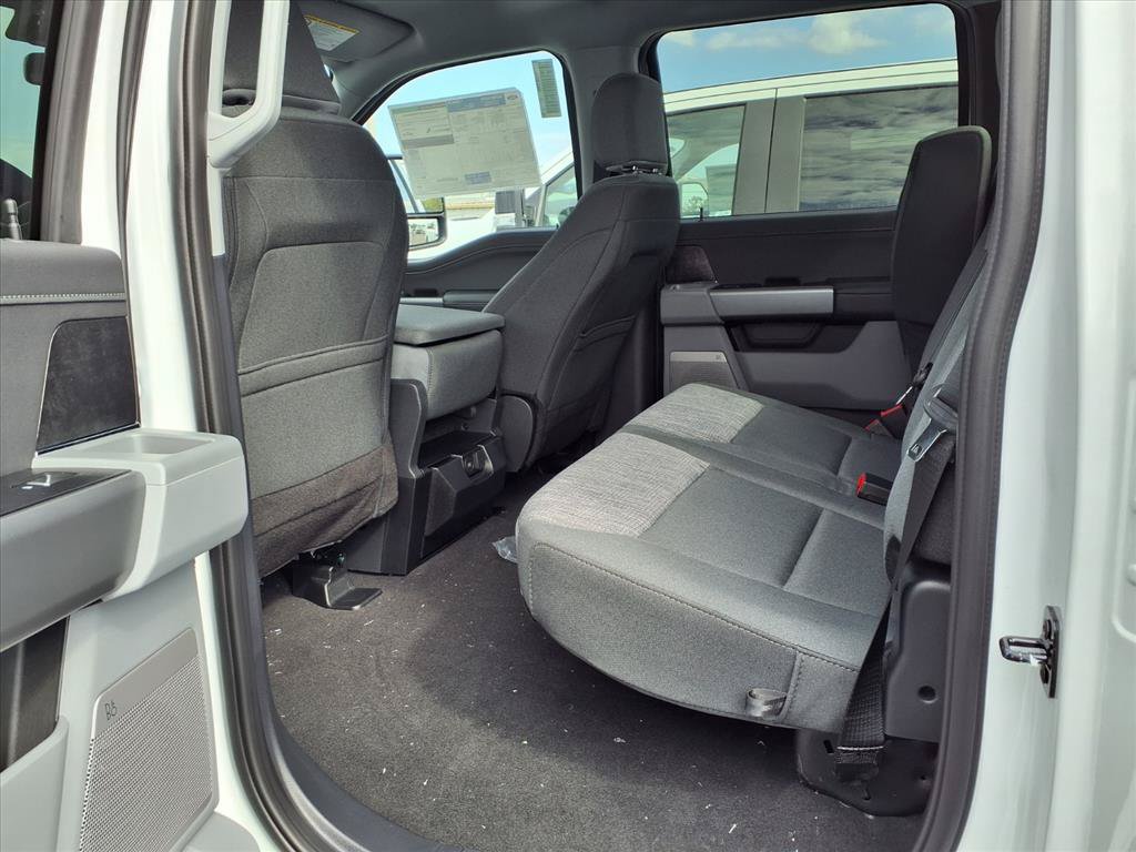 New 2026 Ford F350 XLT w/ XLT Premium Package AWD/4WD image 8