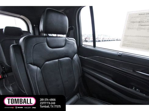 Used 2023 Jeep Grand Cherokee L Overland w/ Advanced Protech Group III AWD/4WD image 12