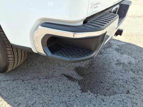 Used 2023 Chevrolet Silverado 1500 LT image 14