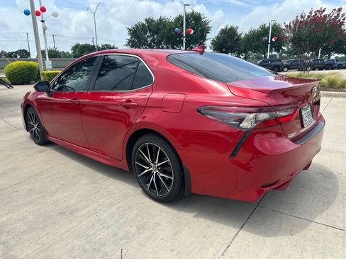 Used 2024 Toyota Camry SE w/ Convenience Package FWD image 8