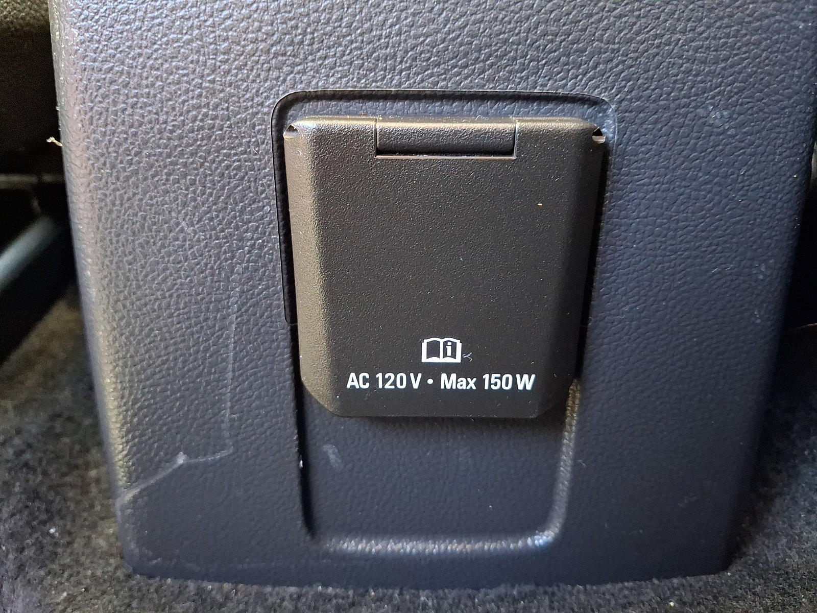 Used 2018 Chevrolet Trax Premier w/ Midnight Edition FWD image 11