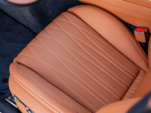 Certified 2023 Bentley Flying Spur V8 image 18