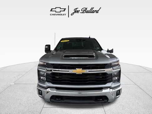 Used 2025 Chevrolet Silverado 2500 LT w/ Convenience Package AWD/4WD image 3