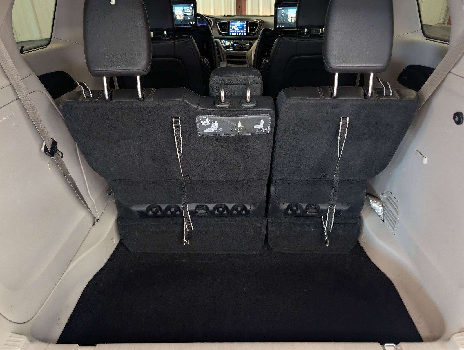 Used 2019 Chrysler Pacifica Touring-L Plus w/ Advanced Safetytec Group FWD image 41