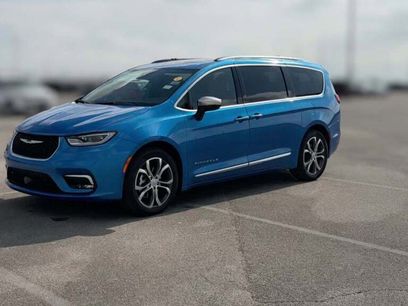 New 2026 Chrysler Pacifica Pinnacle
