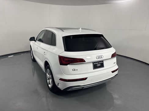 Used 2023 Audi Q5 2.0T Premium w/ Convenience Package image 5