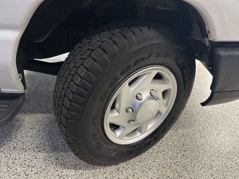 Used 2011 Ford E-350 and Econoline 350 XL w/ PWR Windows & Locks Group image 26