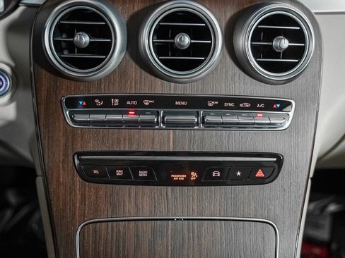 Certified 2022 Mercedes-Benz GLC 300 image 19