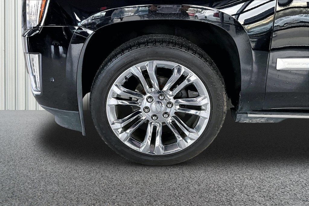 Used 2019 Cadillac Escalade Premium Luxury w/ LPO, Radiant Package AWD/4WD image 37