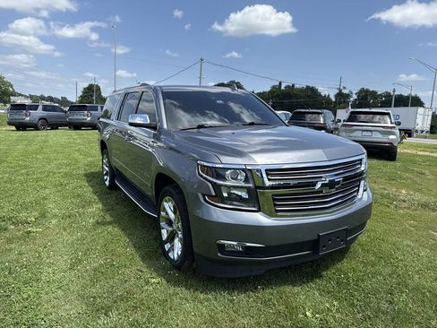 Used 2020 Chevrolet Suburban Premier AWD/4WD image 7