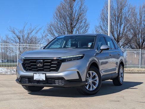 Used 2023 Honda CR-V LX image 2