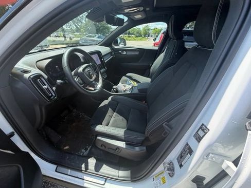 Used 2026 Volvo XC40 B5 Ultra w/ Climate Package AWD/4WD image 16