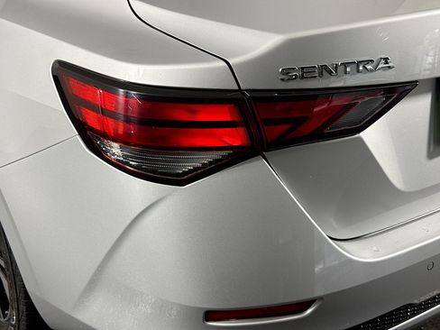 Used 2022 Nissan Sentra SV FWD image 36