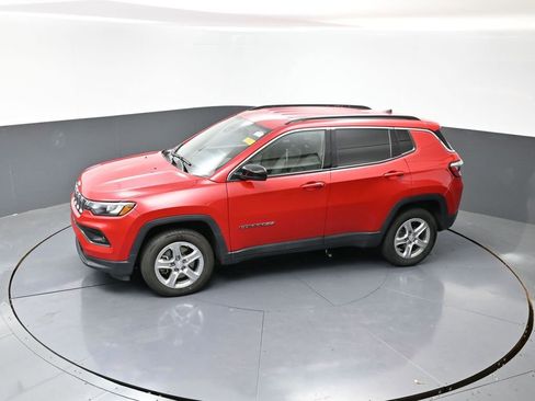 Used 2024 Jeep Compass Latitude w/ Altitude Special Edition image 46