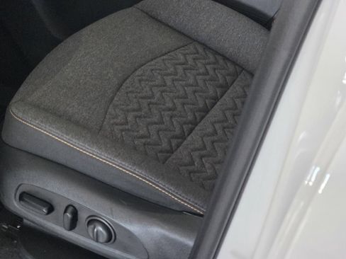 Certified 2024 Chevrolet Equinox LT FWD image 22