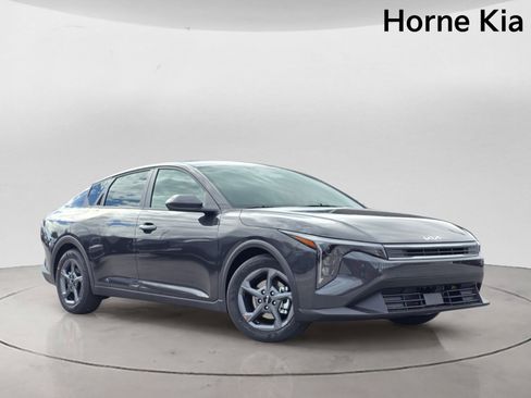 New 2026 Kia K4 FWD image 2