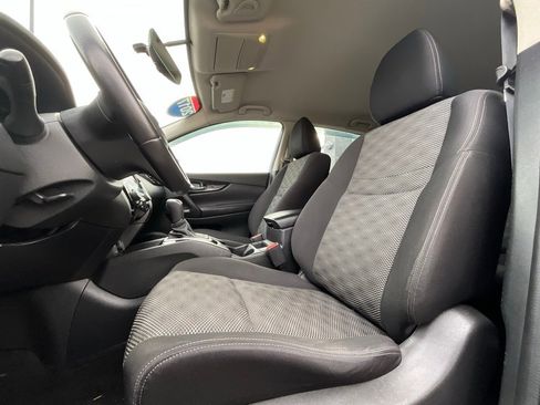 Used 2017 Nissan Rogue Sport SV w/ SV Premium Package image 11