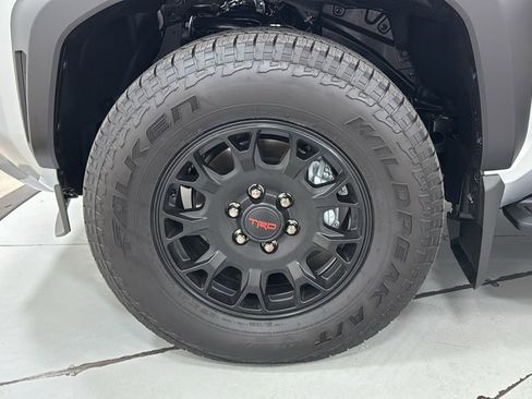 Used 2025 Toyota 4Runner TRD Off-Road Premium image 27