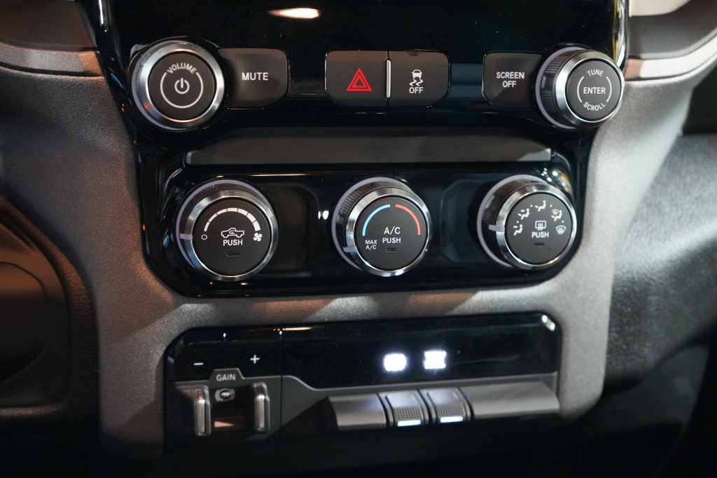 New 2027 RAM 3500 Tradesman AWD/4WD image 25