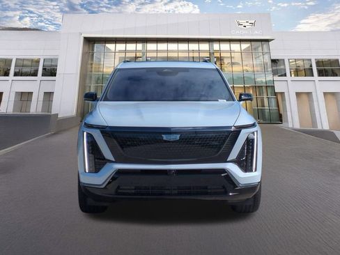 Used 2026 Cadillac Vistiq Sport image 2