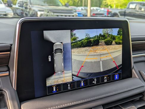 Used 2023 Chevrolet Suburban Z71 w/ Off-Road Capability Package image 26