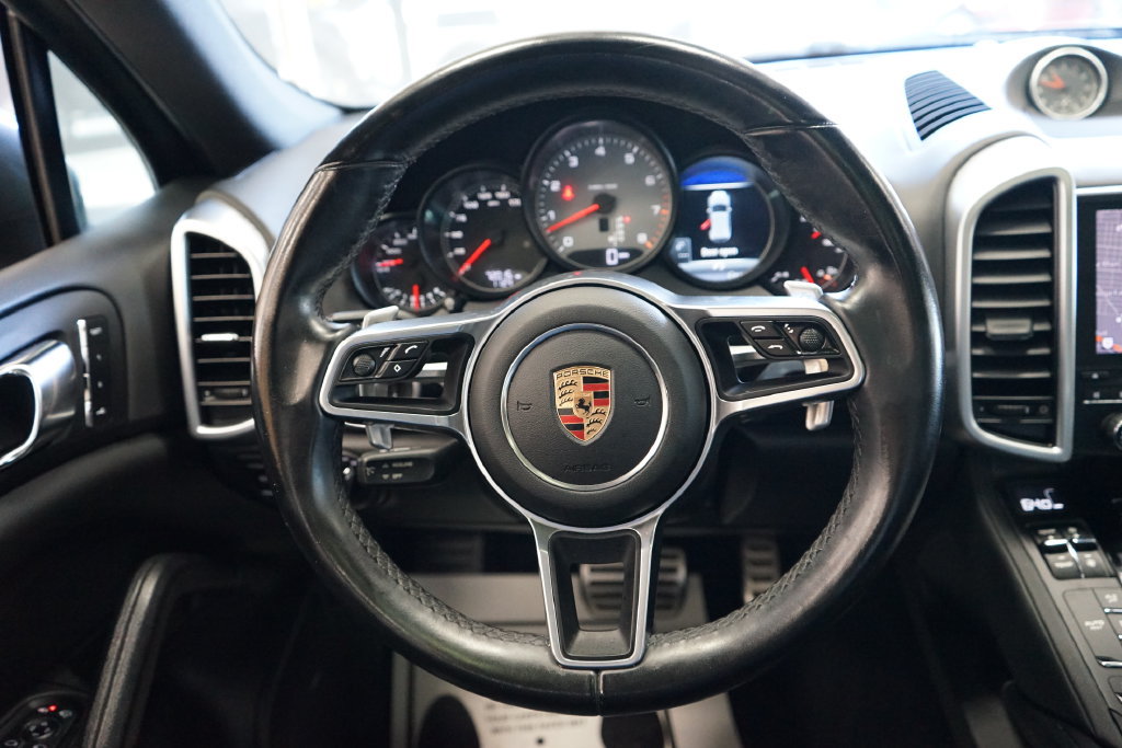 Used 2017 Porsche Cayenne S AWD/4WD image 35