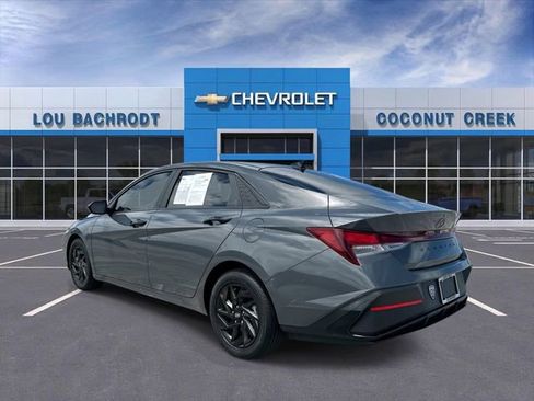 Used 2024 Hyundai Elantra SEL FWD image 6