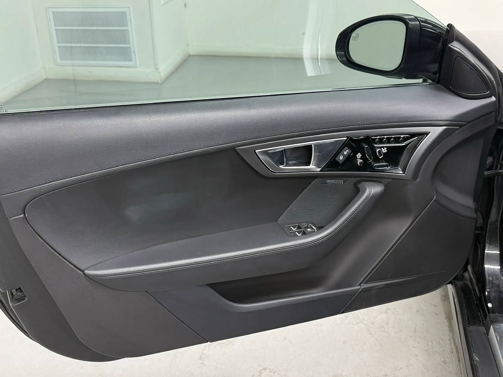 Used 2016 Jaguar F-TYPE Coupe RWD image 24
