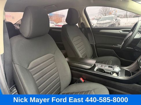 Used 2020 Ford Fusion SE image 18