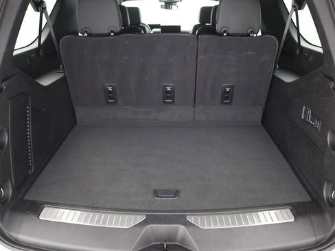 Used 2025 GMC Yukon XL Denali image 31