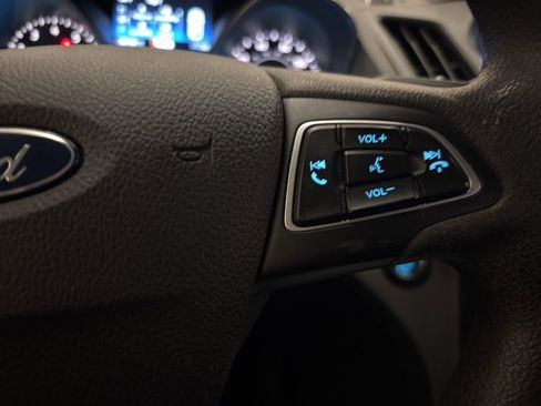 Used 2019 Ford Escape SE image 16