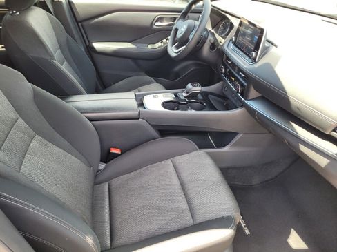 Used 2024 Nissan Rogue SV FWD image 20