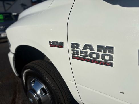 Used 2018 RAM 3500 Tradesman w/ Chrome Appearance Group AWD/4WD image 14