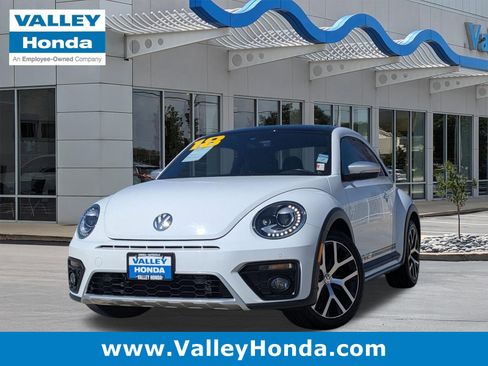 Used 2018 Volkswagen Beetle 2.0T Dune image 1