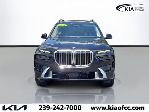 Used 2023 BMW X7 xDrive40i AWD/4WD image 2