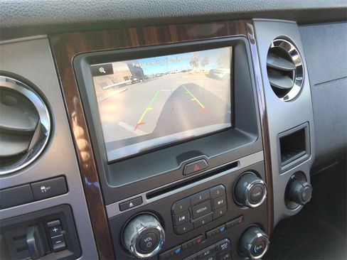 Used 2015 Ford Expedition Platinum image 16
