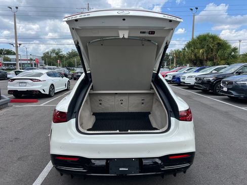 Used 2022 Mercedes-Benz EQS 580 4MATIC Sedan image 21