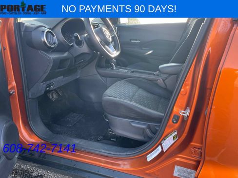 Used 2022 Nissan Kicks SV FWD image 13
