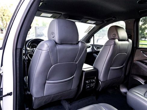 Used 2024 Buick Enclave Premium image 28