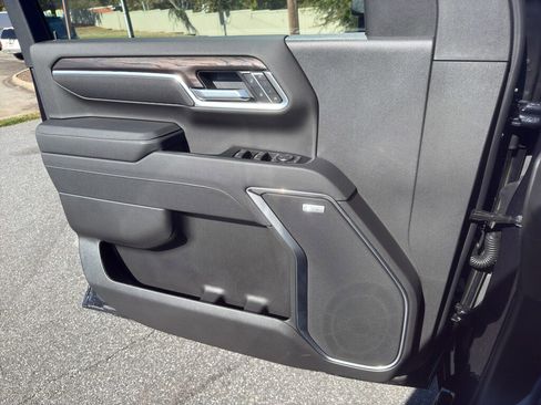 New 2026 GMC Sierra 2500 SLT w/ SLT Convenience Package image 9