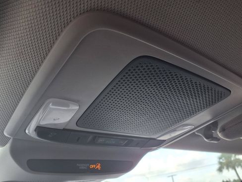 Used 2025 Honda HR-V LX image 21